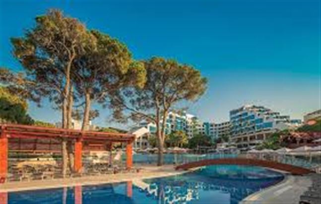 Cornelia De Luxe Resort