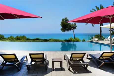 Infinitum Golf & Beach Resort